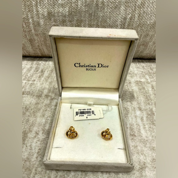 ✨💎VINTAGE💎✨CHRISTIAN DIOR CLIP ON EARRINGS WITH ORIGINAL BOX AND TAG - Picture 1 of 7